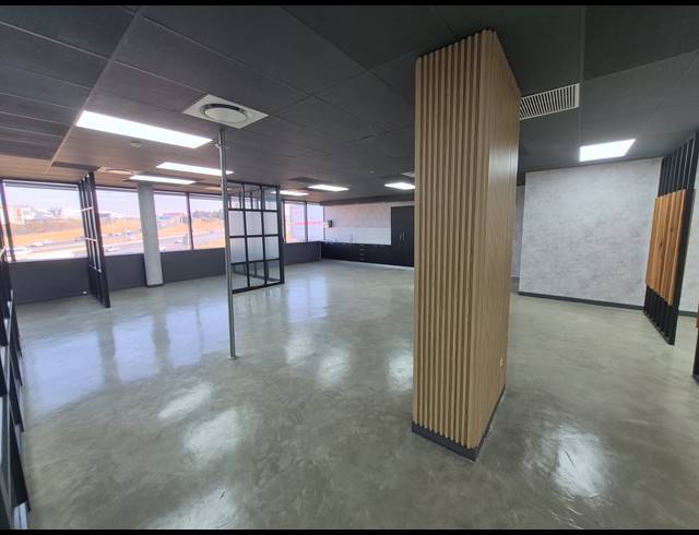 270M² OFFICE TO LET IN WOODMEAD